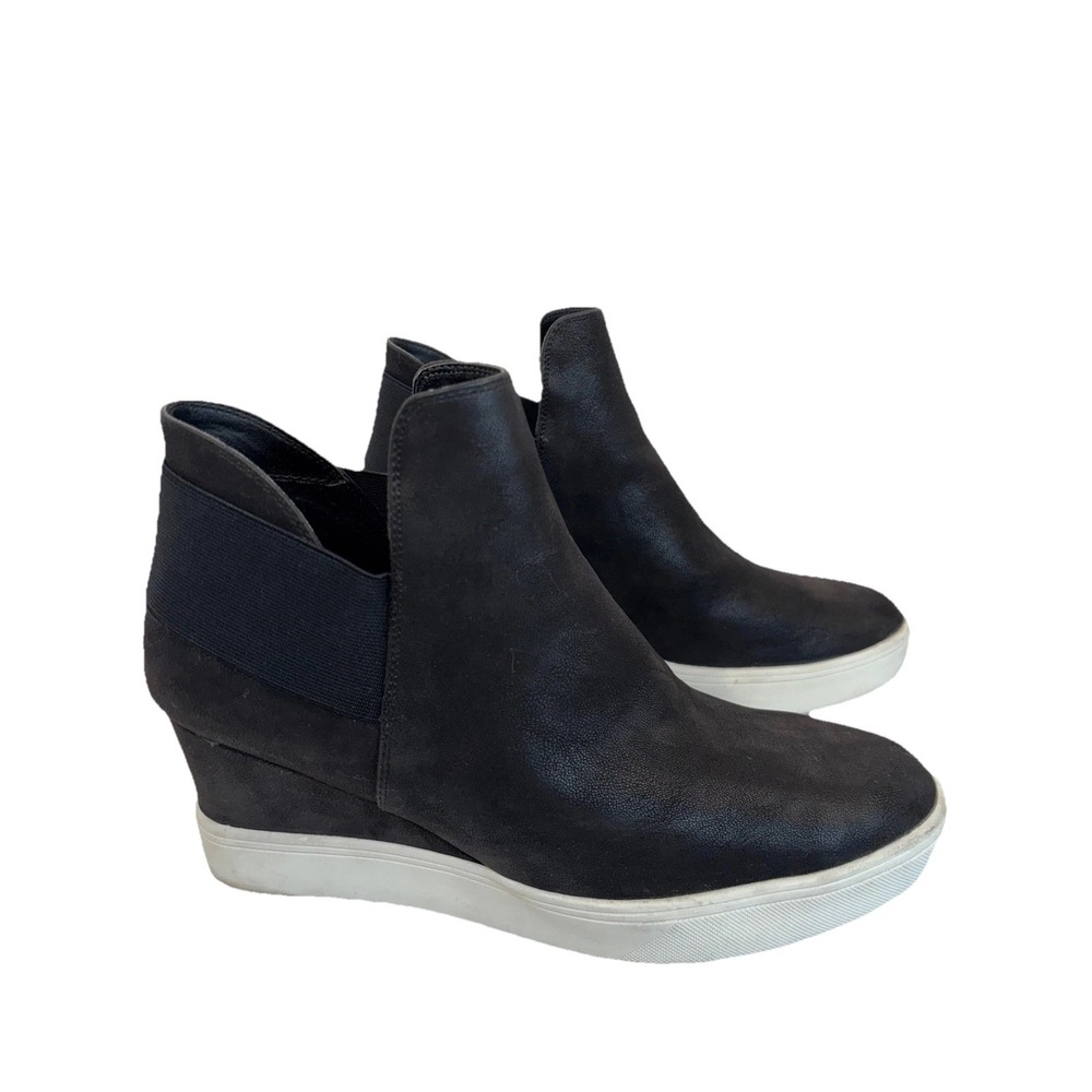 Maurices Womens Black Textured Wedge Sneaker Booties Size 11M Ankle Boots 117273